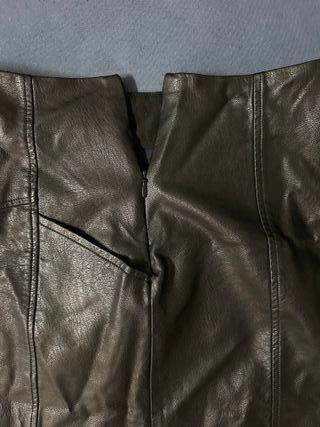 Minifalda efecto piel Stradivarius Negra Talla S