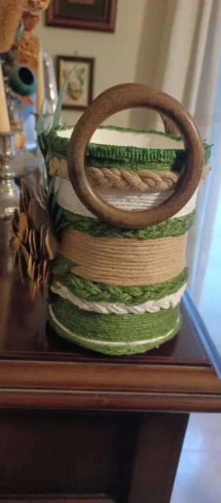 Porta macetas decorativo cuerda y madera