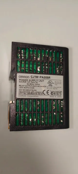 OMRON CJ1W-PA205R Fuente de Alimentación PLC