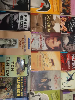 LOTE 1 DE LIBROS. 24 EJEMPLARES.