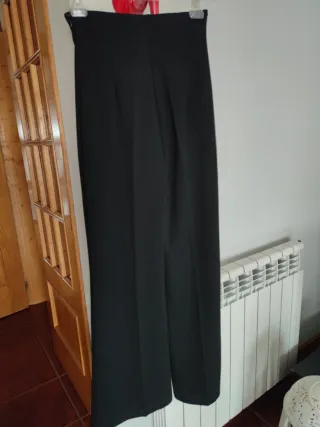 Calças Rinascimento pretas com botões