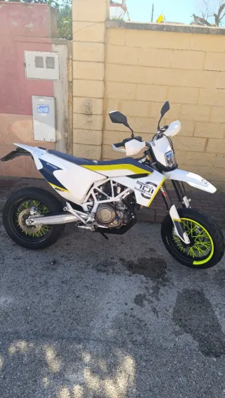Husqvarna 701 2019 Supermoto