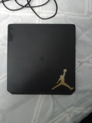 PS4 Slim + Mando + EA FC 25