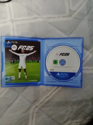 PS4 Slim + Mando + EA FC 25