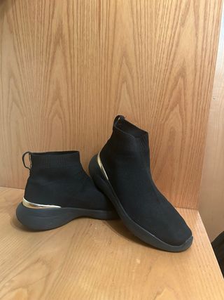 Zapatillas Zara Negras Talla 42, solo dos usos !!!