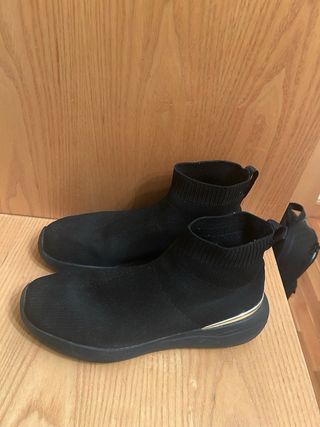 Zapatillas Zara Negras Talla 42, solo dos usos !!!