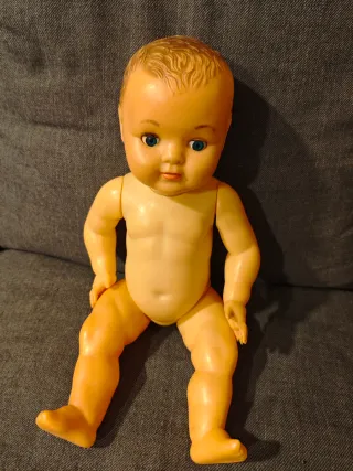 Antiguo muñeco bebé convert