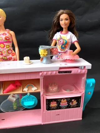Set Barbie La Pasticceria con 3 bambole