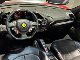 Ferrari 488 2016