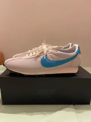 Zapatillas Nike Blancas y Azules nuevas