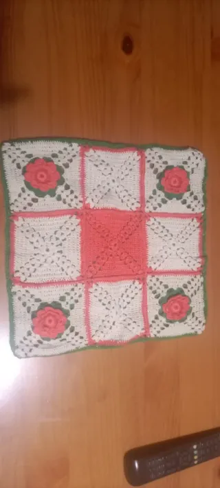 Fundas de cojín rosas y blancas