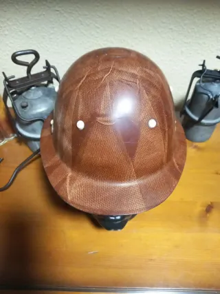 Casco de minero antiguo