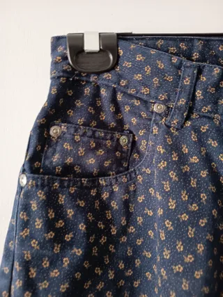 Vaqueros Pioneer estampado flores