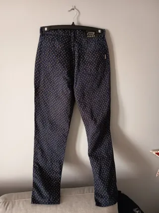 Vaqueros Pioneer estampado flores