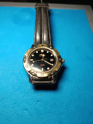 Reloj Lotus Hombre Negro y Dorado