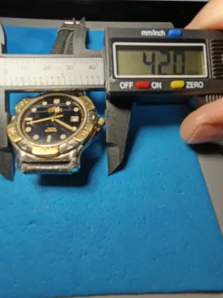 Reloj Lotus Hombre Negro y Dorado