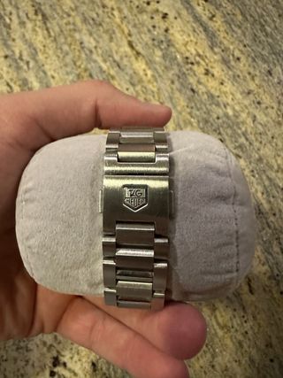 Reloj TAG Heuer Negro y Plateado.