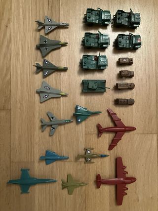 Set Montaplex: Aerei, Carri Armati e Veicoli