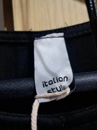 Vestito nero con collana