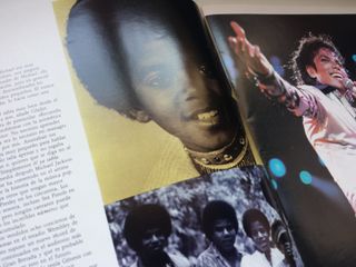 MICHAEL JACKSON "EN CONCIERTO" LIBRO + POSTER
