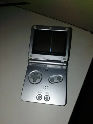 Nintendo Game Boy Advance SP Plata