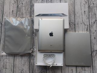 iPad 4 16GB WiFi + Teclado y Funda