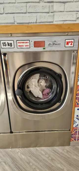 Lavandería autoservicio completa