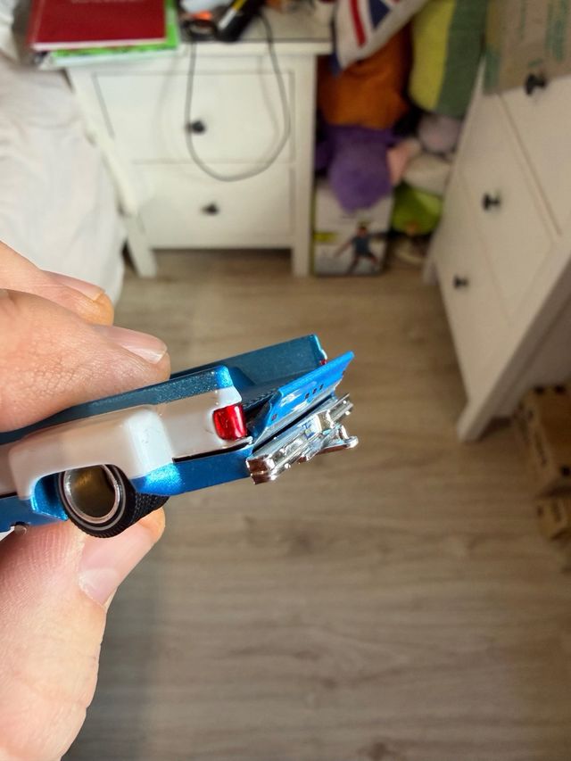 Kaido House Chevrolet Silverado Dually azul