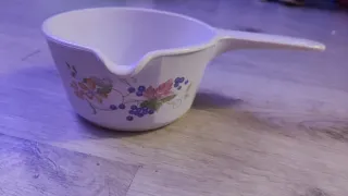 Cazo corning antigüo de cerámica con flores