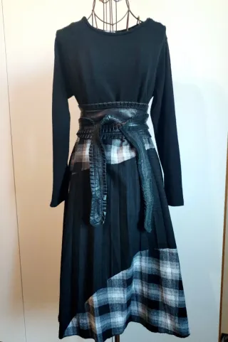 Abito nero e scozzese