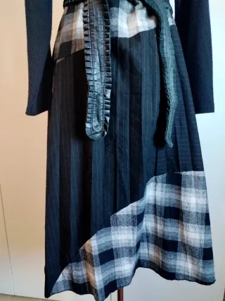 Abito nero e scozzese