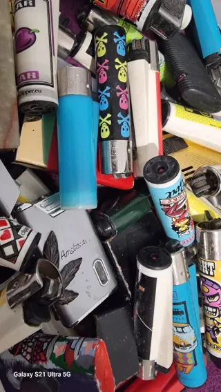 Lote de mecheros Clipper y Zippo