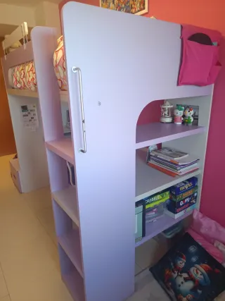 Dormitorio infantil litera con escritorio