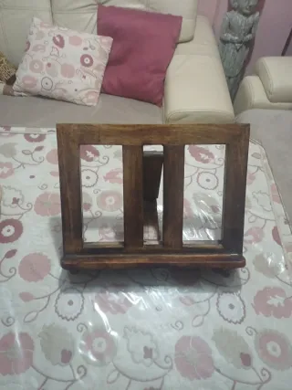 Atril de Madera Antiguo