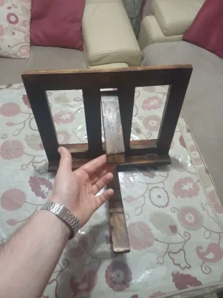 Atril de Madera Antiguo