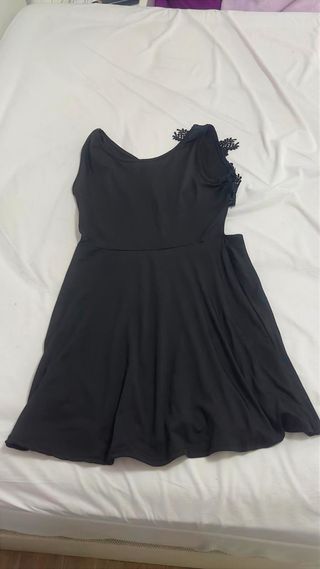 Vestido negro mini con bordado