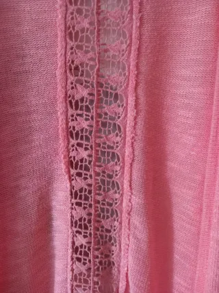 Cárdigan rosa con encaje