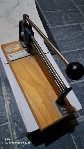 Cortadora de azulejos antigua Benjamin 20