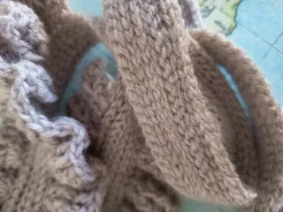 Cuello bufanda tejido a mano gris