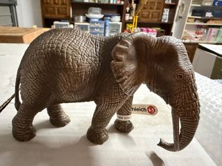 Elefante Schleich nuevo.