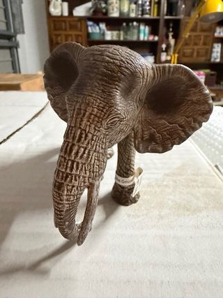 Elefante Schleich nuevo.