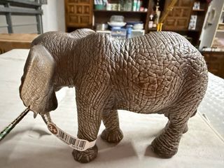 Elefante Schleich nuevo.
