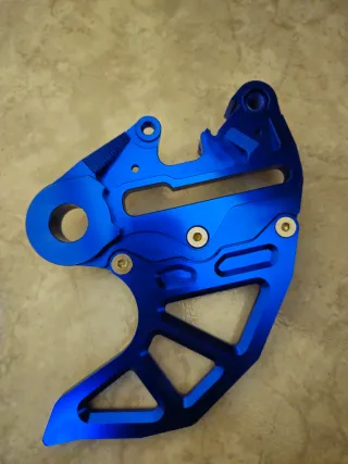 Protector disco freno trasero azul