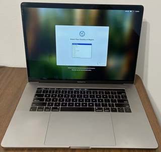 MacBook Pro 15 2019 Plata