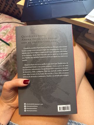 Una corte de rosas y espinas. Nueva presentación