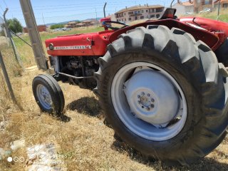 Tractor Massey Ferguson 245.