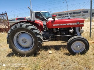 Tractor Massey Ferguson 245.