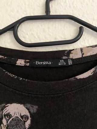 Camiseta Bershka Perros Pug Negra