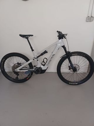 Canyon Spectral ON CF7 Talla M Batería 900wh