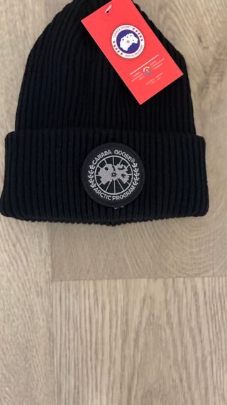 Canada Goose Cappello Nero Logo Nuovo